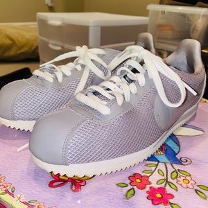 Gray Nike Cortez sneaker 😇